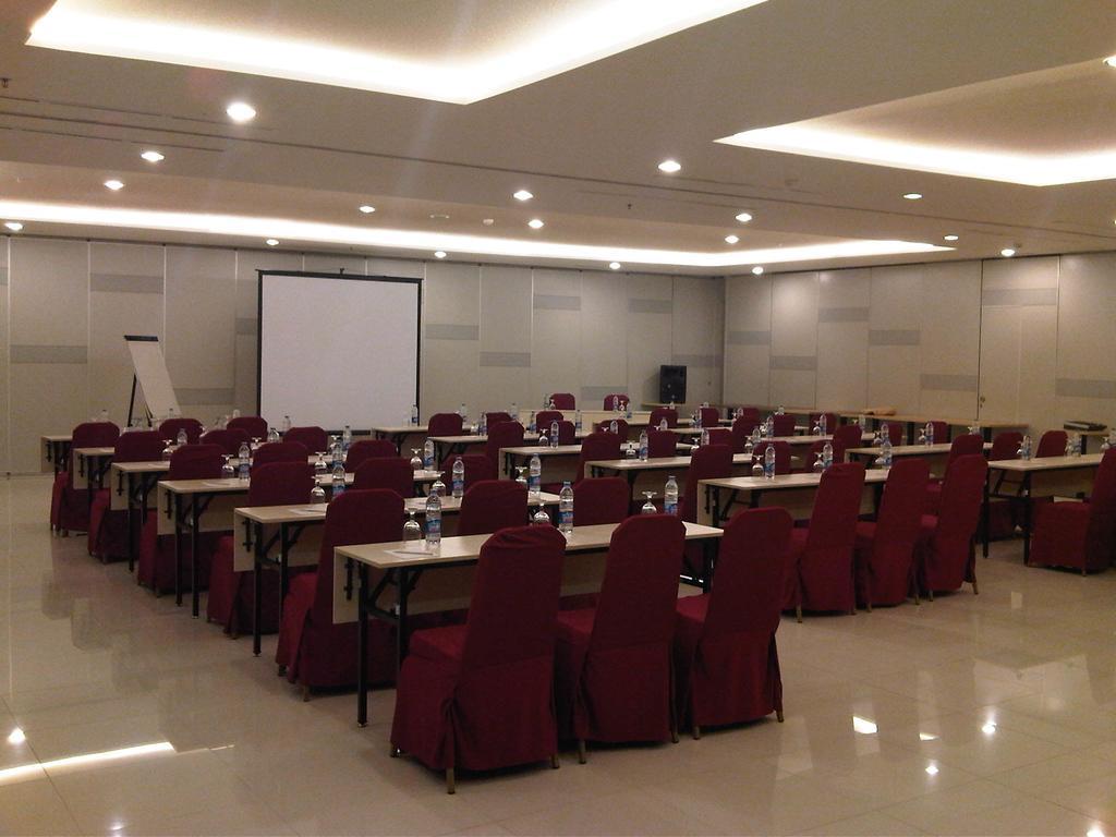 Amaris Hotel Mangga Dua Square Jakarta Exterior photo
